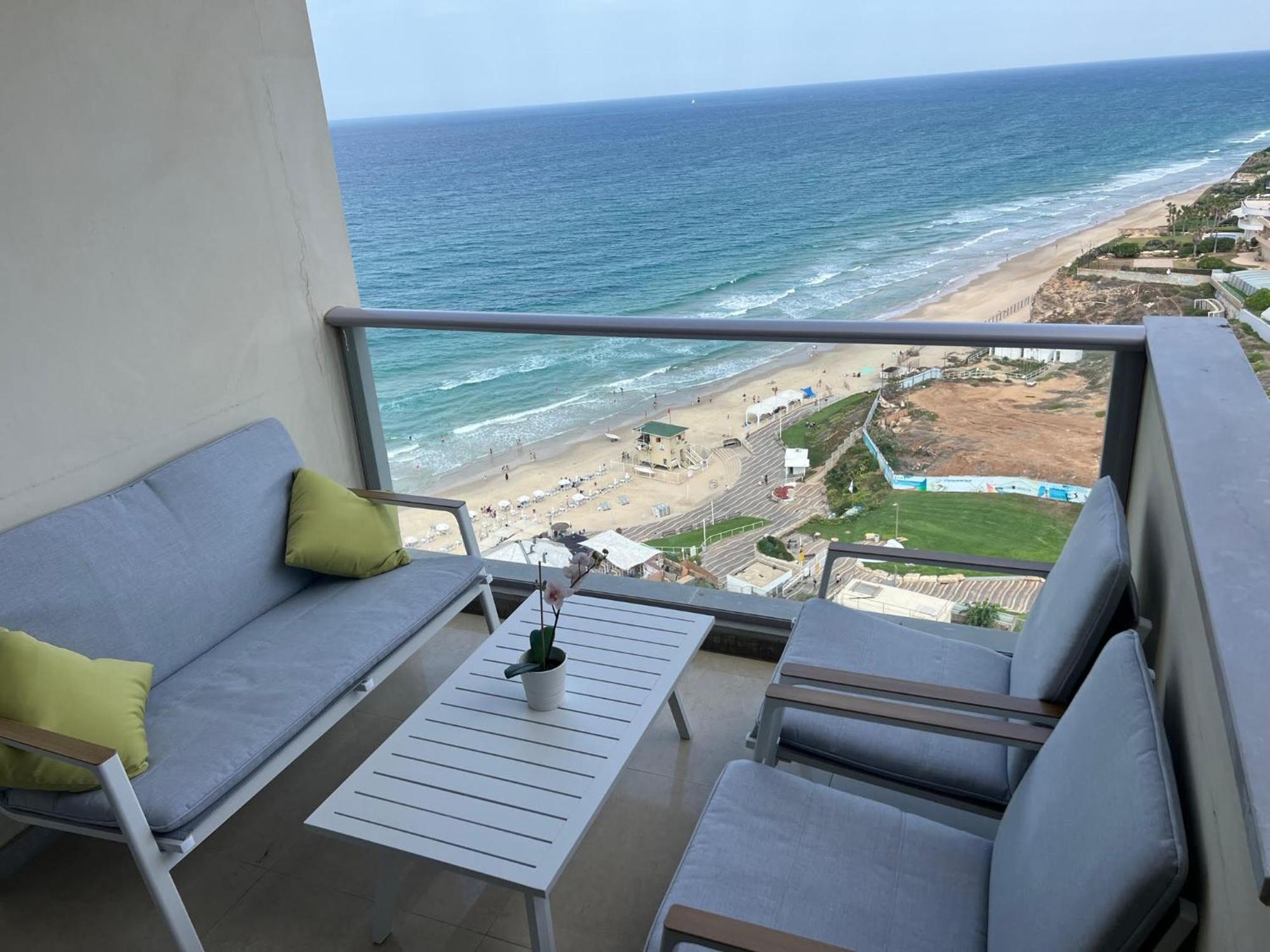 Luxury Sea View Apartment Herzelia Exterior foto